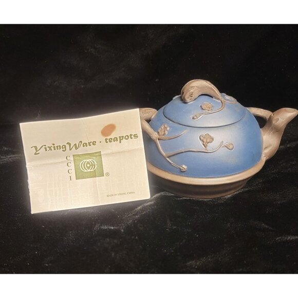 Vintage Yixing Zisha Clay Tea Pot - Picture 16 of 16